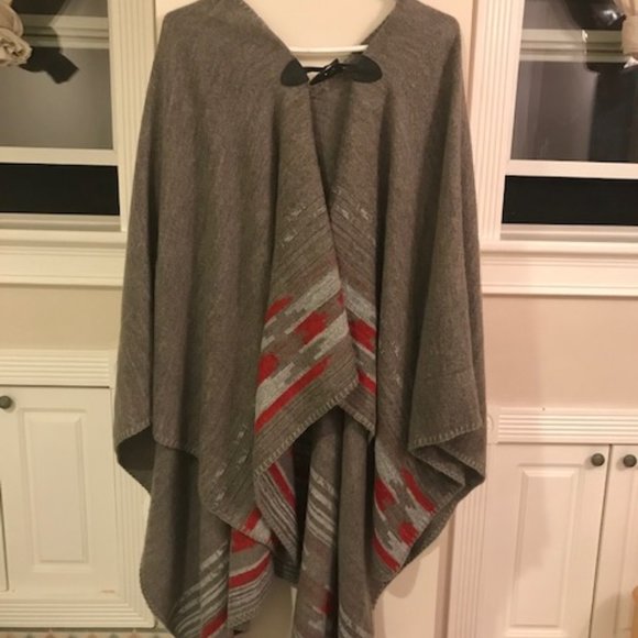 Beautiful Blanket Poncho - Picture 1 of 7
